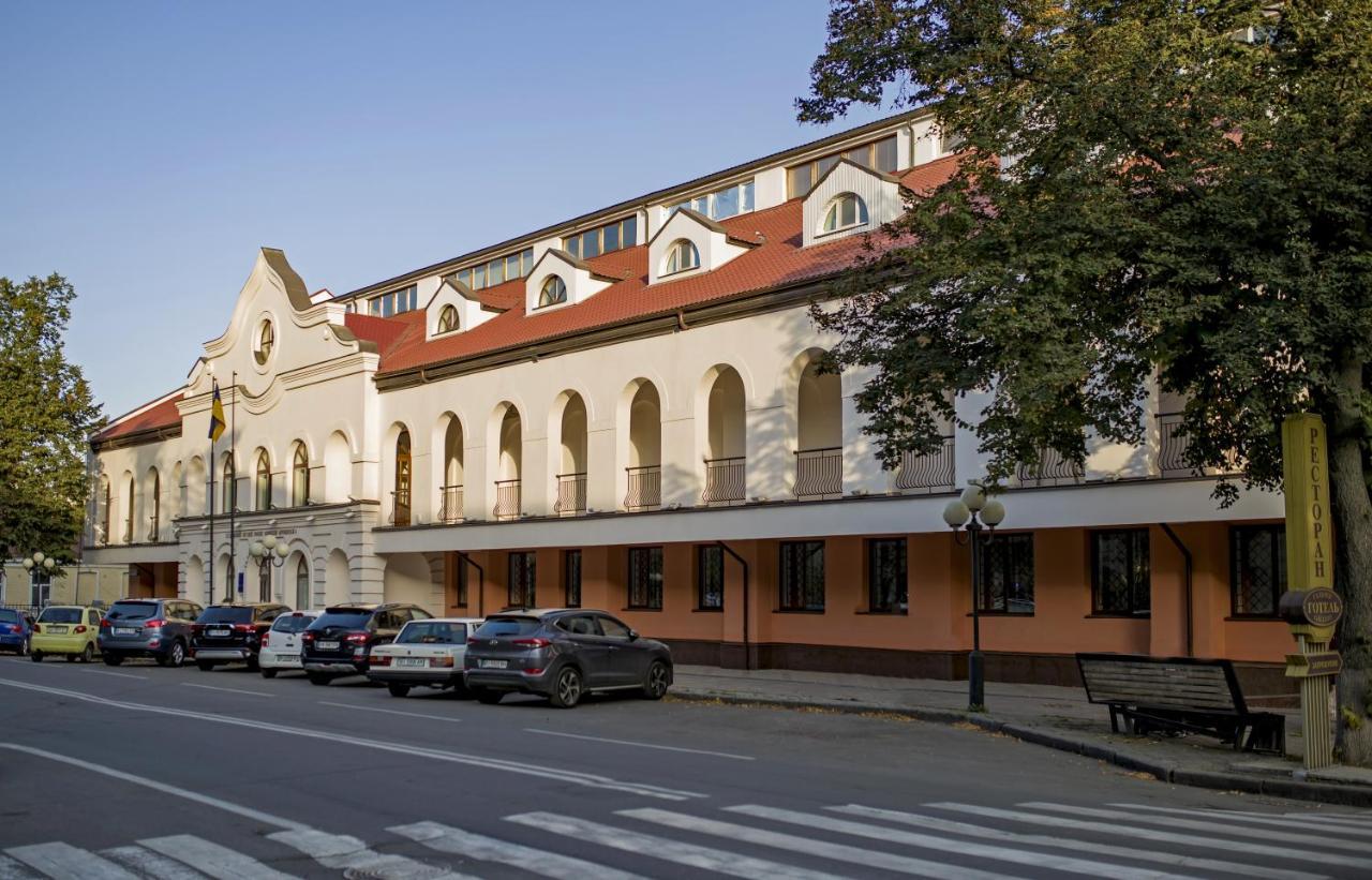 Remarkable Appartments In Town Center Poltava Kültér fotó