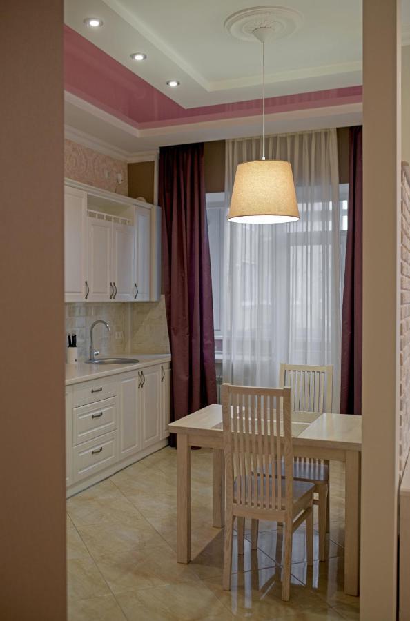 Remarkable Appartments In Town Center Poltava Kültér fotó
